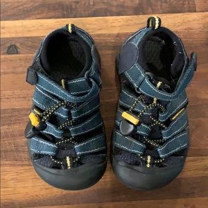Toddler Keens Size 9